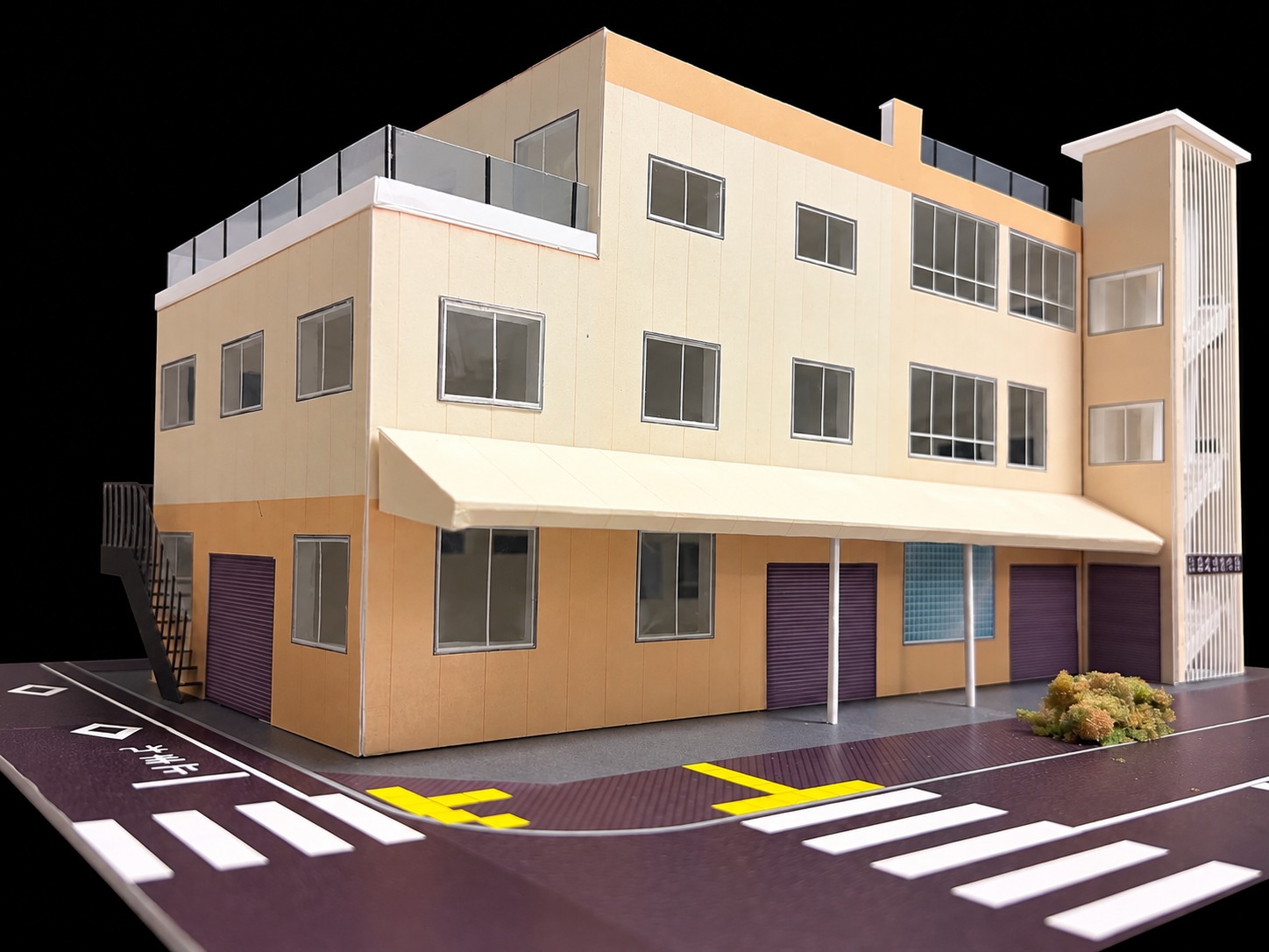 社屋の建て替えを記念して制作した建築模型